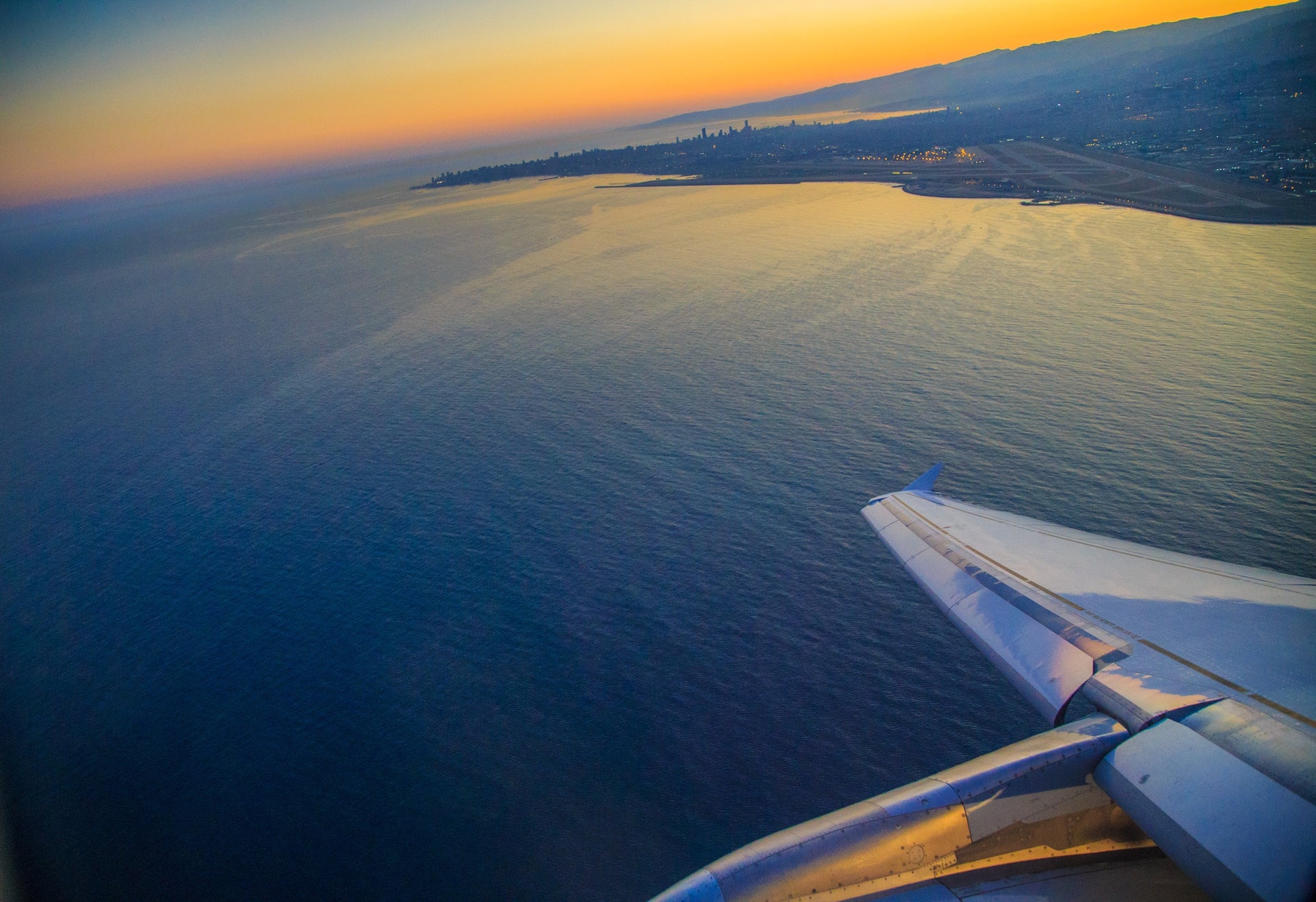 When to Eat When You Fly - It's All In The Timing...